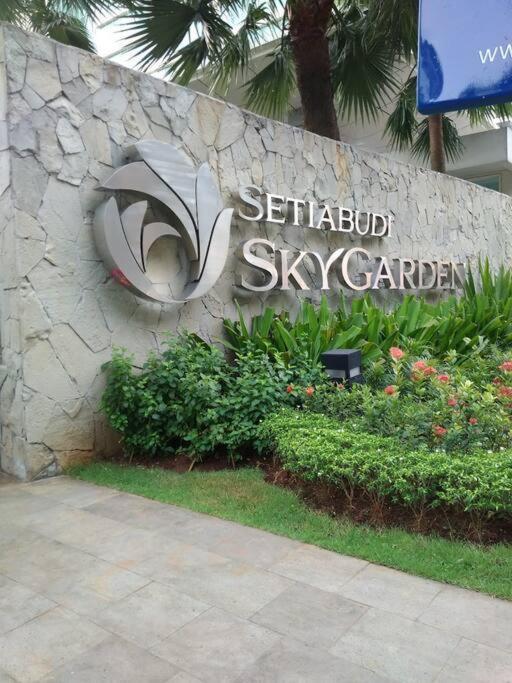 Apartemen 2br Fully Furnished At Setiabudi Sky Garden Kuningan Jakarta